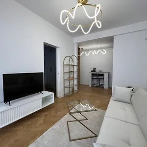  Apartment Center Victoriei St Romania